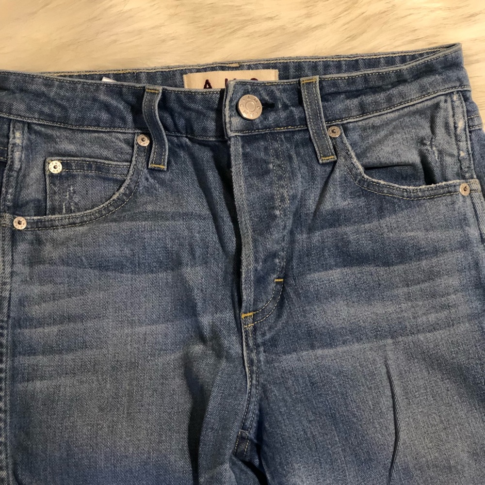 AMO Babe Jeans in 70s wash size 27
